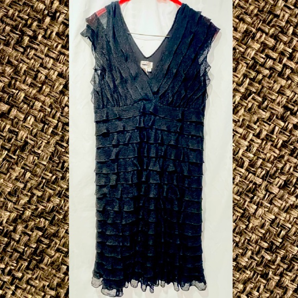 Sleeveless Stretchy Lace Dress - Picture 1 of 3